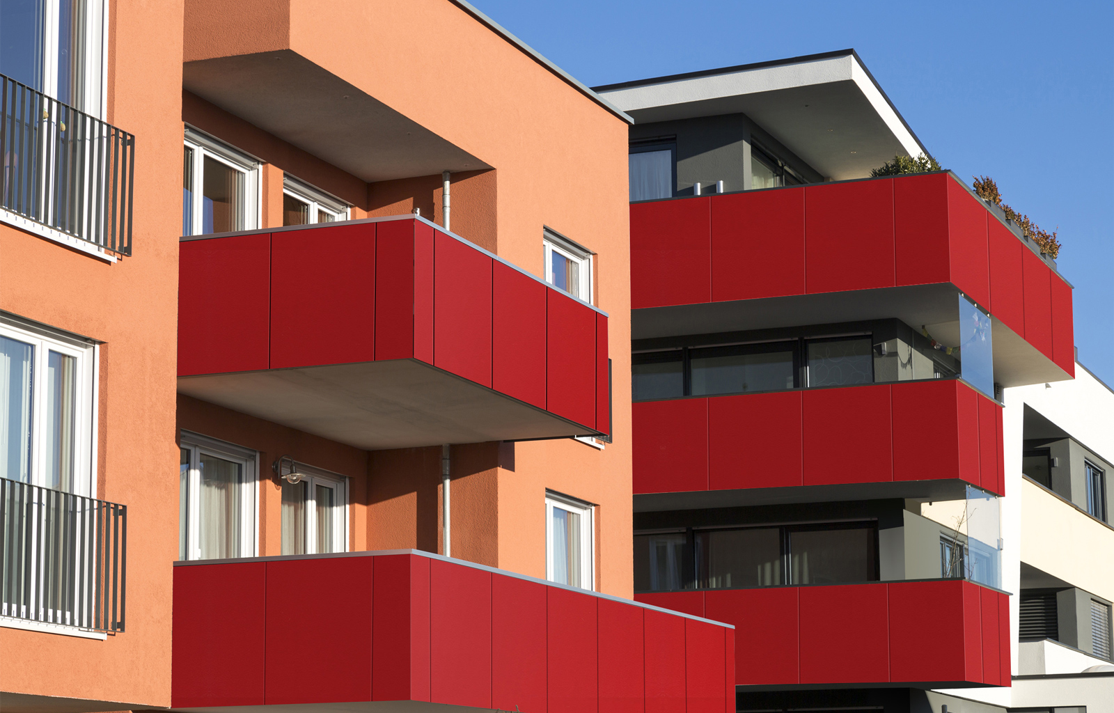 9275 Vermilion Red (SUD) exterior wall cladding in India